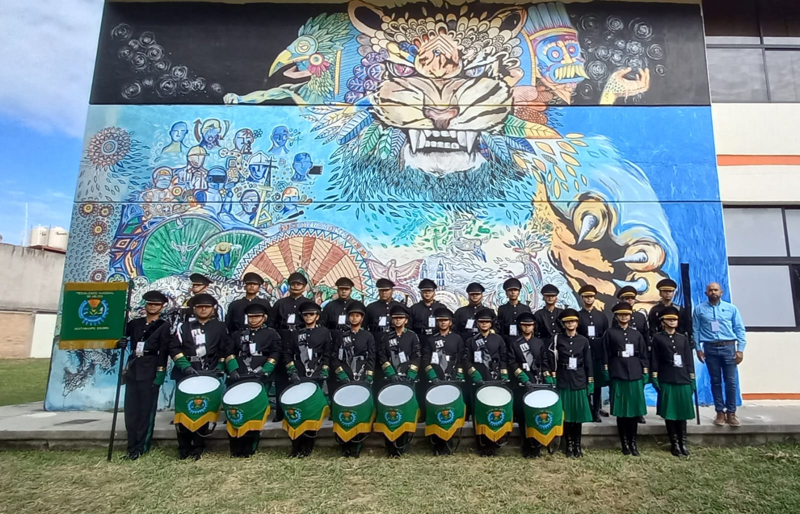 Destacada Participación de los Grupos de Escolta de Bandera y Banda de Guerra del TecNM campus Huatabampo en Encuentro Regional