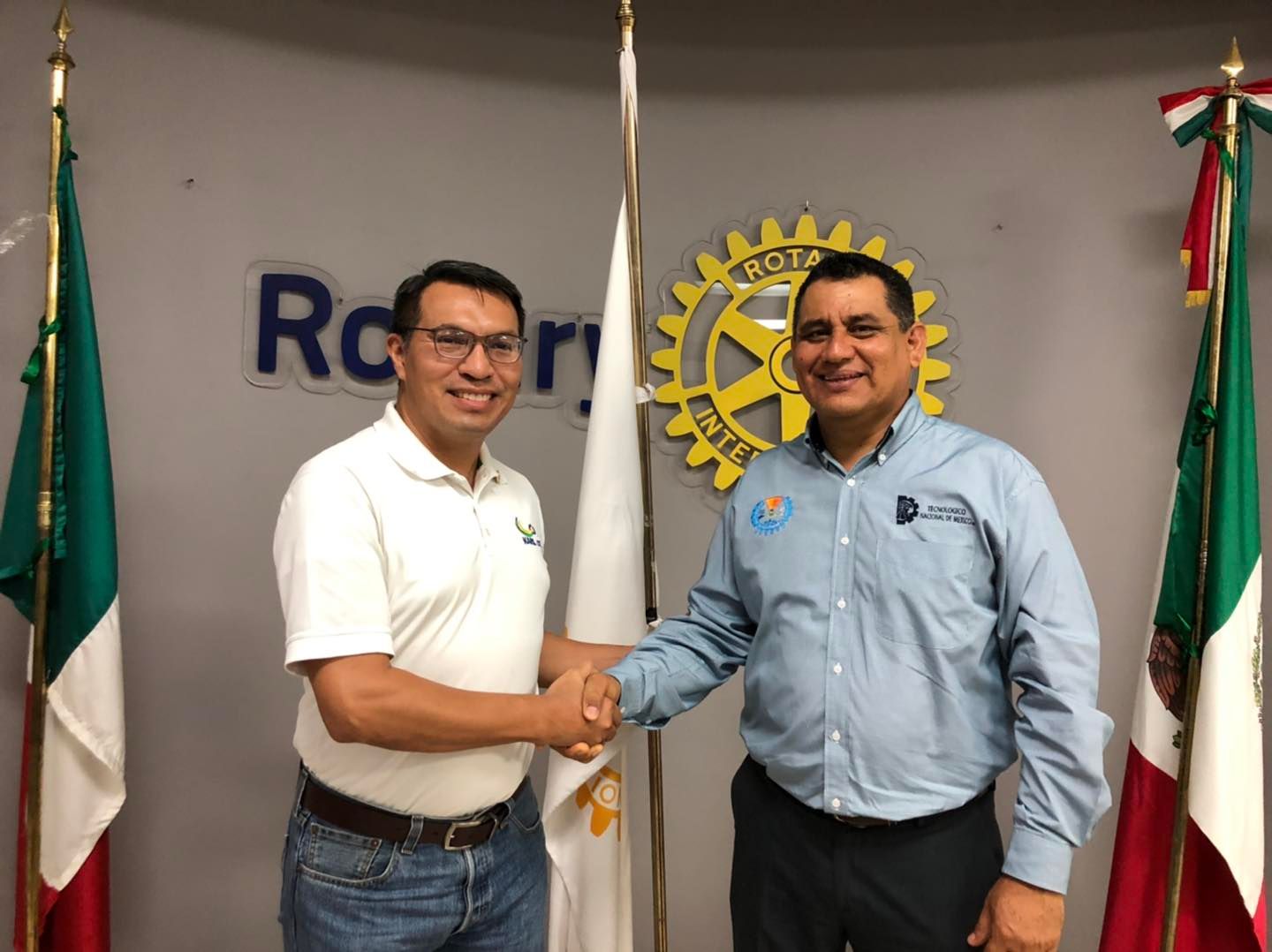 El Dr. Gil Arturo Quijano Vega director del TecNM campus Huatabampo se reúne con Club Rotario Navojoa para estrechar lazos de colaboración.