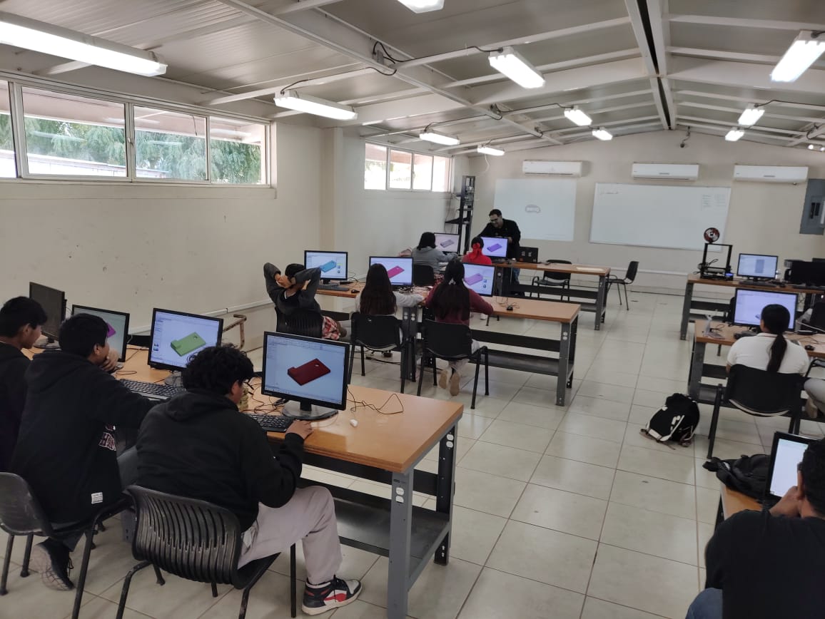 Docentes del ITHua Imparten Taller de Modelado e Impresión 3D en CECyTES Jupare