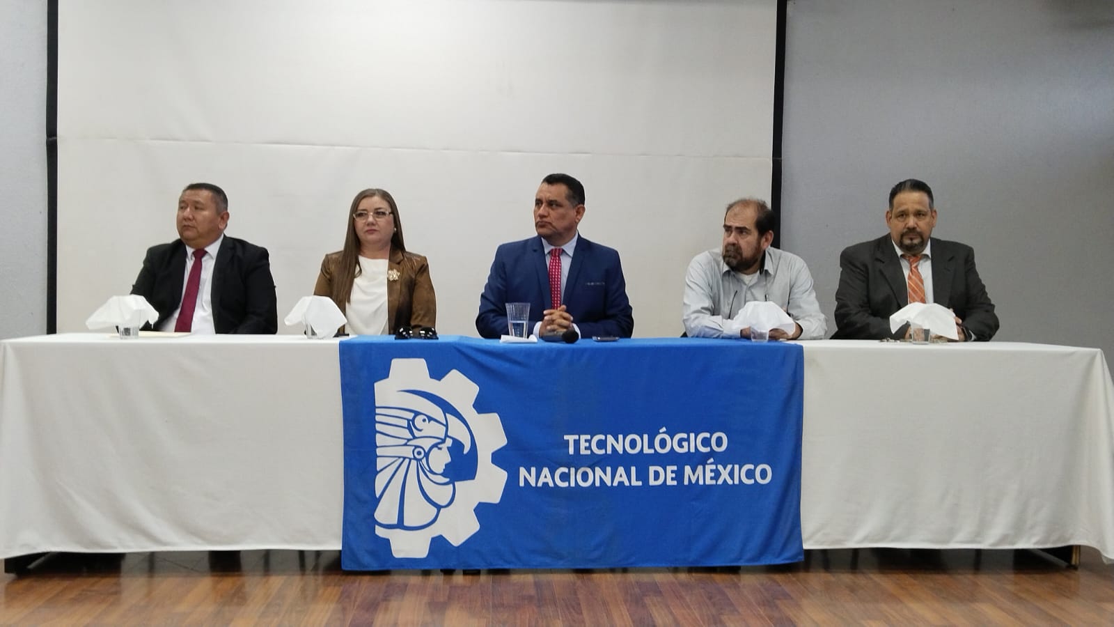 El ITHUA entrega nombramientos a nuevos Subdirectores