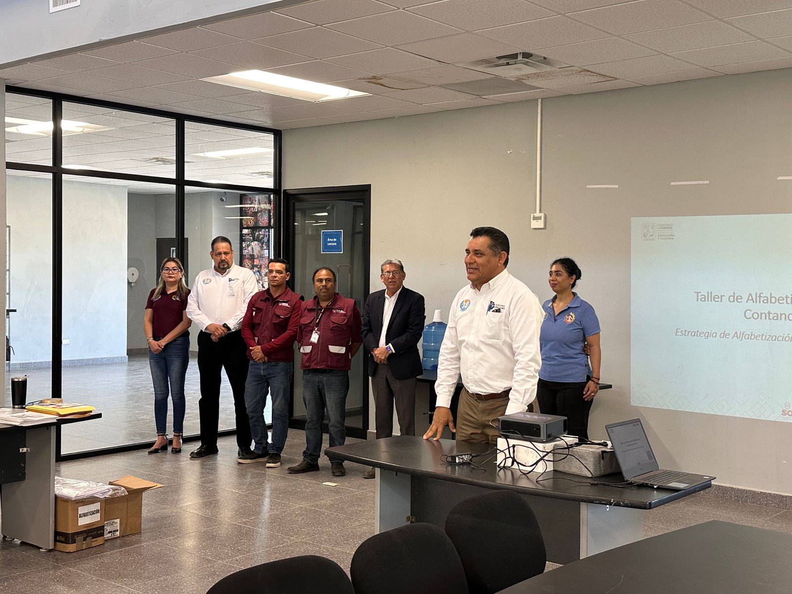 Estudiantes del ITHUA reciben capacitación para participar en el programa AlfabetizaTEC