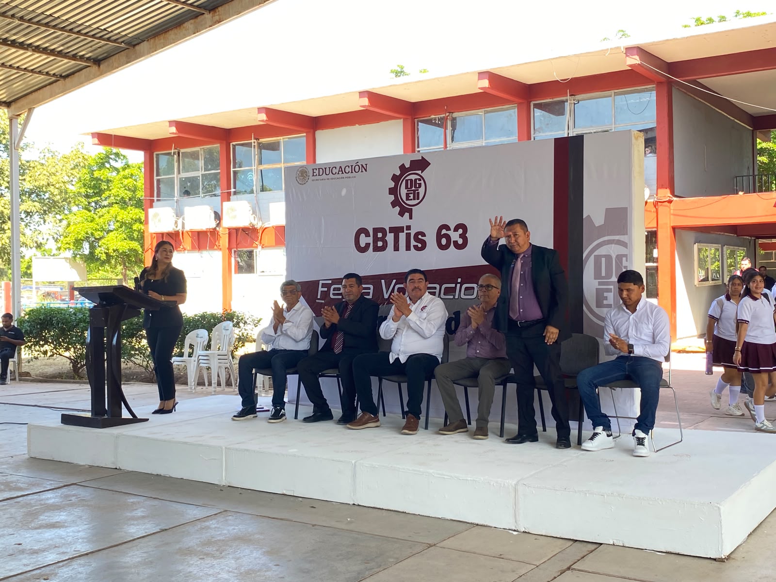 Instituto Tecnológico de Huatabampo comparte su oferta educativa en la Feria Vocacional del CBTis 63