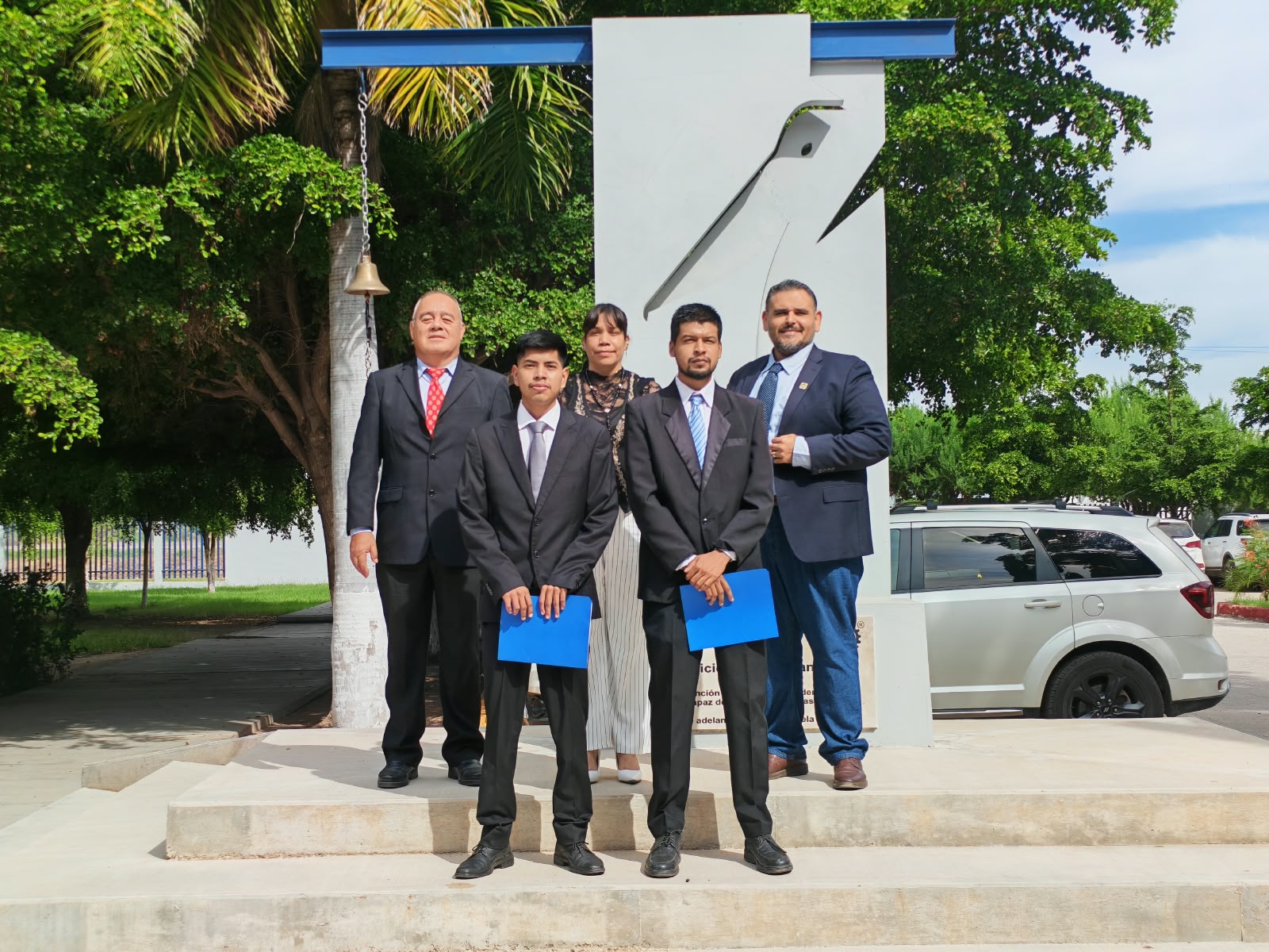 Estudiantes de Ingeniería Mecánica realizan su acto de titulación integral en el ITHUA