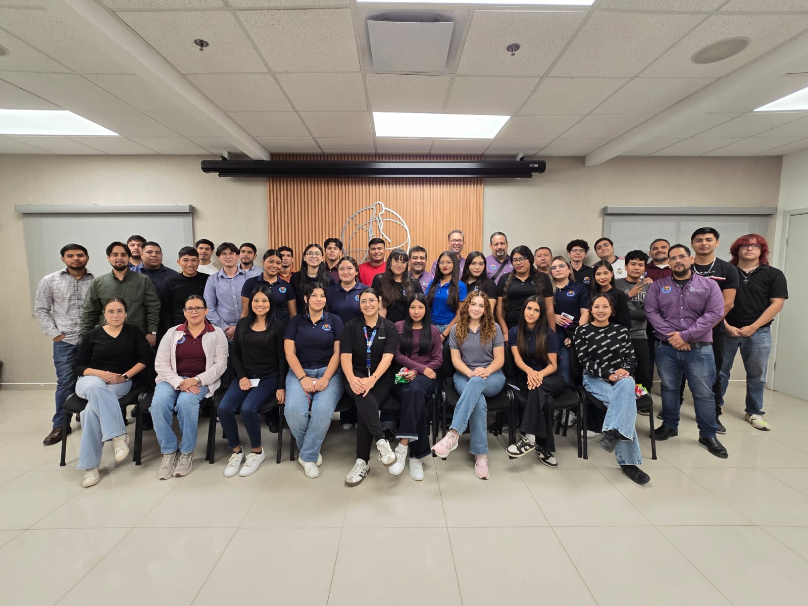 ITHUA promueve la vinculación con la industria médica mediante visita académica a Medtronic